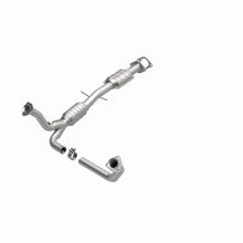 Load image into Gallery viewer, MagnaFlow Direct Fit Catalytic Converter 00-04 S10/Sonoma 4.3L