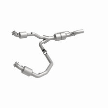 Load image into Gallery viewer, MagnaFlow Direct Fit Catalytic Converter Dodge 01-02 Ram 1500/2500/3500 Van 5.9L