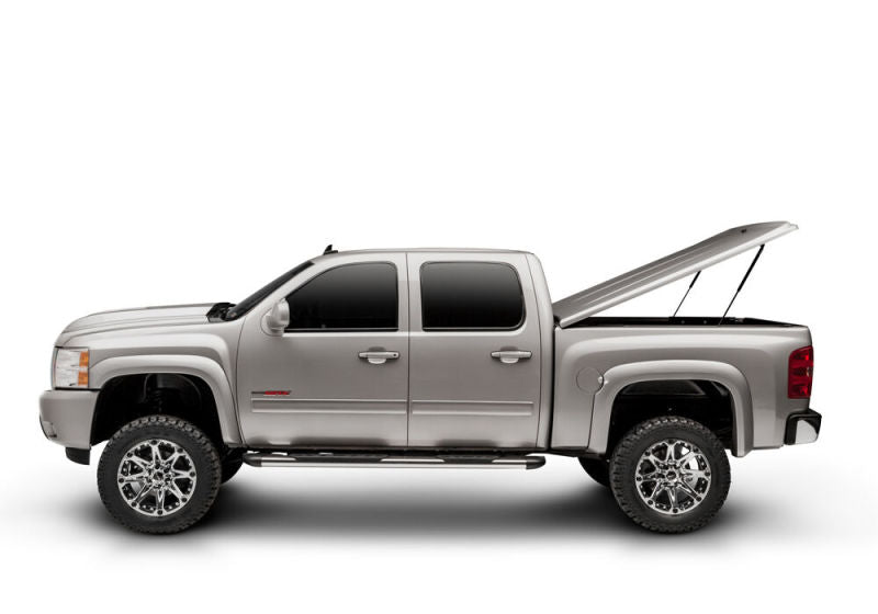 UnderCover 15-19 Chevy Colorado/GMC Canyon 5ft Lux Bed Cover - Silver Ice - GTR Auto