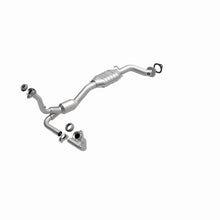 Load image into Gallery viewer, MagnaFlow Direct Fit Catalytic Converter 01-05 Chevy Blazer 4.3L 2WD
