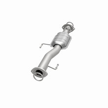 Load image into Gallery viewer, MagnaFlow Direct Fit Catalytic Converter 99-02 4Runner Rear 3.4L