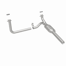 Load image into Gallery viewer, MagnaFlow Direct Fit Catalytic Converter Chevrolet/GMC 1500 1/2 Ton
