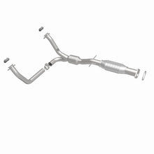 Load image into Gallery viewer, MagnaFlow Direct Fit Catalytic Converter 00-0 S-10/Sonoma 4.3L