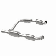 Load image into Gallery viewer, MagnaFlow Direct Fit Catalytic Converter 05-07 Ford E-250/E-350 Econoline V8 5.4L
