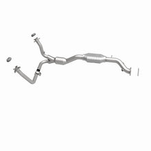 Load image into Gallery viewer, MagnaFlow Direct Fit Catalytic Converter 01-05 Chevy Blazer 4.3L 2WD
