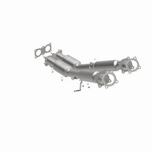 Load image into Gallery viewer, MagnaFlow Direct Fit Catalytic Converter 2008-2012 LR2 3.2 L Underbody