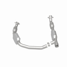 Load image into Gallery viewer, MagnaFlow Direct Fit Catalytic Converter 05-07 Ford E-250/E-350 Econoline V8 5.4L