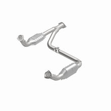 Load image into Gallery viewer, MagnaFlow Direct Fit Catalytic Converter 00-01Tahoe/Yukon V8 5.7L