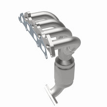Load image into Gallery viewer, MagnaFlow Direct Fit Catalytic Converter 03-04 Kia Rio 1.6L (CA Emissions)