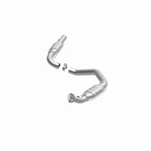 Load image into Gallery viewer, MagnaFlow Direct Fit Catalytic Converter 07-08 Express 2500 4.8L Driver Side
