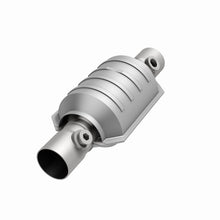 Load image into Gallery viewer, MagnaFlow Universal Catalytic Converter 1.75 Dual O2 Boss