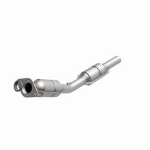 Load image into Gallery viewer, MagnaFlow Direct Fit Catalytic Converter 03-04 Pontiac Vibe 1.8L