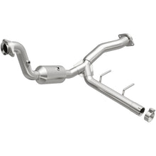 Load image into Gallery viewer, MagnaFlow Direct Fit Catalytic Converter 15-17 Ford F150 V6 2.7L OEM Underbody