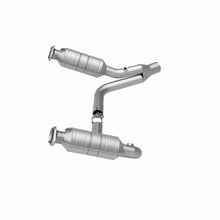 Load image into Gallery viewer, MagnaFlow Direct Fit Catalytic Converter Raider 2006 8 4.7L