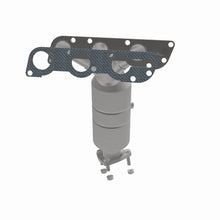 Load image into Gallery viewer, MagnaFlow Direct Fit Catalytic Converter 04-05 Suz Verona2.5 Manifold Front