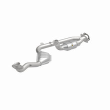 Load image into Gallery viewer, MagnaFlow Direct Fit Catalytic Converter 99-01 Continental 4.6L 50S