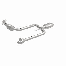 Load image into Gallery viewer, MagnaFlow Direct Fit Catalytic Converter Thunderbird-Cougar 95-96