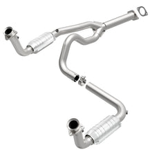 Load image into Gallery viewer, MagnaFlow Direct Fit Catalytic Converter 00 Chevy Express 1500 5.7L