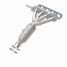 Load image into Gallery viewer, MagnaFlow Direct Fit Catalytic Converter 07 Ford Focus 2.0L Manifold **CA Emissions**
