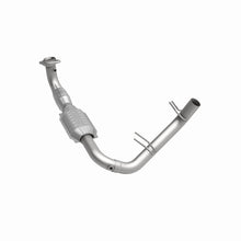 Load image into Gallery viewer, MagnaFlow Direct Fit Catalytic Converter 98 Ford Expedition 5.4L