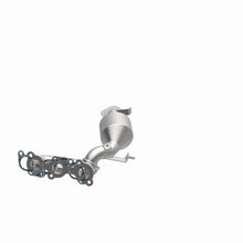 Load image into Gallery viewer, MagnaFlow Direct Fit Catalytic Converter 04-06 Toyota Sienna 3.3L