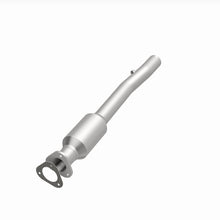 Load image into Gallery viewer, MagnaFlow Direct Fit Catalytic Converter 2000-2002 Ford E-150/E-250/E-350 Ecoline/Super Duty