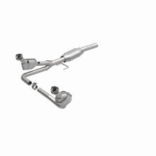 Load image into Gallery viewer, MagnaFlow Direct Fit Catalytic Converter 00 Dodge Dakota 3.9L 2wd