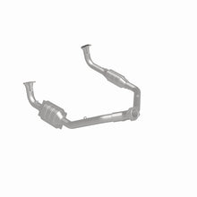 Load image into Gallery viewer, MagnaFlow Direct Fit Catalytic Converter 94-95 Disc./Defender 3.9L