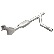 Load image into Gallery viewer, MagnaFlow Direct Fit Catalytic Converter 99 F-150 5.4L V8 P/S 2WD
