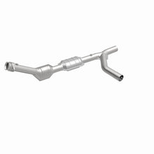 Load image into Gallery viewer, MagnaFlow Direct Fit Catalytic Converter 00-04 Ford E150 4.6L Passenger Side