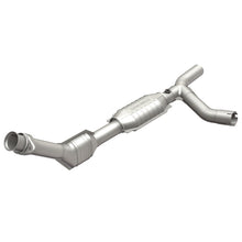 Load image into Gallery viewer, MagnaFlow Direct Fit Catalytic Converter 01-03 Ford E150 4.2L Passenger Side