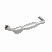 Load image into Gallery viewer, MagnaFlow Direct Fit Catalytic Converter 97-98 Expedition-Navigator