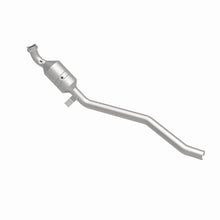 Load image into Gallery viewer, MagnaFlow Direct Fit Catalytic Converter 2006-2011 R350 3.5 L Underbody