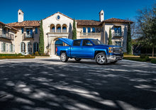 Load image into Gallery viewer, UnderCover 19-20 Chevy Silverado 1500 5.8ft Elite LX Bed Cover - Oakwood Metallic UC1178L-GE0