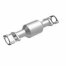Load image into Gallery viewer, MagnaFlow Direct Fit Catalytic Converter 03-06 Kia Sorento 3.5L rear