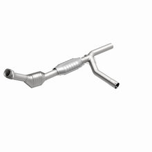 Load image into Gallery viewer, MagnaFlow Direct Fit Catalytic Converter 97-99 E-150/250 4.6L P/S