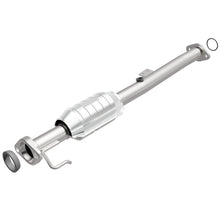 Load image into Gallery viewer, MagnaFlow Direct Fit Catalytic Converter 2000 Chevy Tracker 1.6L