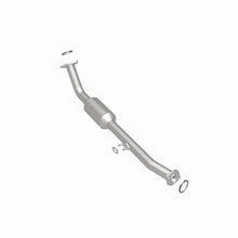 Load image into Gallery viewer, MagnaFlow Direct Fit Catalytic Converter OEM 2001-2004 Toyota Sequoia Underbody