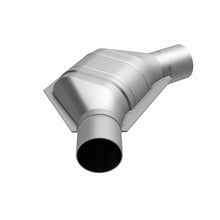 Load image into Gallery viewer, MagnaFlow Universal Catalytic Converter 2.50inch Angled In/Out FED