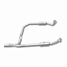 Load image into Gallery viewer, MagnaFlow Direct Fit Catalytic Converter 2009-2012 E-150 5.4 L Underbody