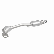 Load image into Gallery viewer, MagnaFlow Direct Fit Catalytic Converter 99-02 Forester 2.5L OEM