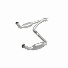 Load image into Gallery viewer, MagnaFlow DF Cat Conv 07-09 Chevrolet/GMC Silverado/Sierra 2500 HD 6.0L Y-Pipe Assy excludes Classic