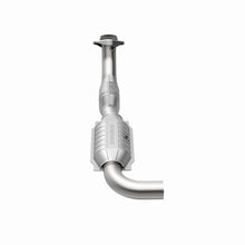 Load image into Gallery viewer, MagnaFlow Direct Fit Catalytic Converter 00-01 Ford F-150 4.6L 2wd