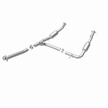 Load image into Gallery viewer, MagnaFlow Direct Fit Catalytic Converter OEM 2004-2005 Ford Explorer/Mercury Mountaineer Underbody