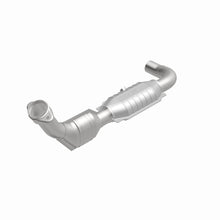 Load image into Gallery viewer, MagnaFlow Direct Fit Catalytic Converter 99-00 Ford Exped 4.6L