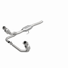Load image into Gallery viewer, MagnaFlow Direct Fit Catalytic Converter 00-03 Dodge Dakota 2WD 4.7L
