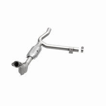 Load image into Gallery viewer, MagnaFlow Direct Fit Catalytic Converter 99-00 F-150 4.2L V6 2WD P/