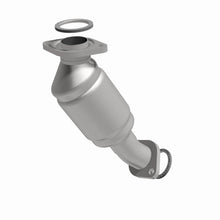 Load image into Gallery viewer, MagnaFlow Direct Fit Catalytic Converter 01-03 Highlander 3L frt OEM