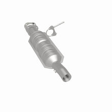 Load image into Gallery viewer, MagnaFlow Direct Fit Catalytic Converter 07-08 E-350 Super Duty 5.4 &amp; 6.8 L OEM Underbody