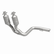 Load image into Gallery viewer, MagnaFlow Direct Fit Catalytic Converter 99-04 Jeep Grand Cherokee 4.0L Front